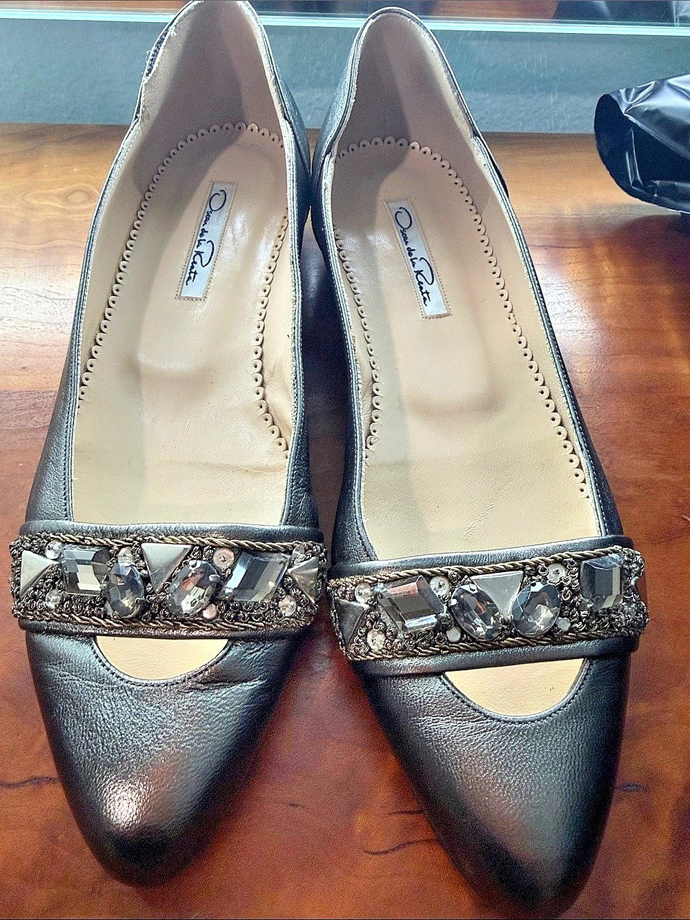 Oscar de la Renta Embellished Pointed-Toe Flats in Black EU 38